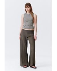 Weekday - Crinkled Low-Rise Wide-Leg Trousers - Lyst
