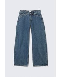 Monki - High Waisted Curved-Yoke Barrel Jeans - Lyst