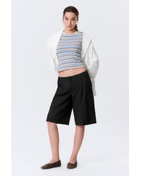 Monki - Loose Low Rise Three-Quarter Length Suiting Shorts - Lyst