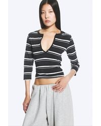 Weekday - Split V-Neck Three-Quarter Sleeve Top - Lyst
