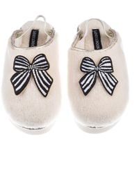Laines London - Neutrals Flatform Cloud Closed Toe Slippers With Stripe Bow Brooches - Lyst