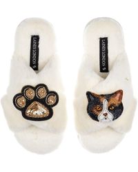 Laines London - Neutrals Classic Laines Slippers With Paw & Calico British Shorthair Cat Brooches - Lyst