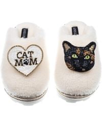 Laines London - Teddy Closed Toe Slippers With Misty Cat & Cat Mum Mom Brooches - Lyst