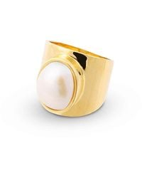 Amadeus - Venus Pearl Statement Ring - Lyst