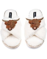 Laines London - Neutrals Laines Neutral Boucle Slippers With Highland Cow Brooches - Lyst
