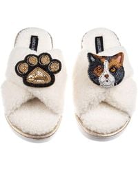 Laines London - Neutrals Boucle Slippers With Paw & Calico British Shorthair Cat Brooches - Lyst