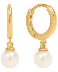 Esterah - Petit Pearl Huggie Hoops - Lyst