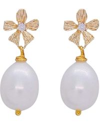 VALERIE CHIC - Crystal Tropical Flower Frangipani Pearl Earrings 18K - Lyst