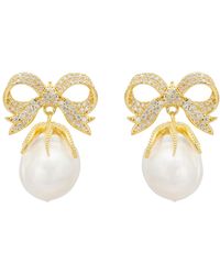 LÁTELITA London - Baroque Pearl Ribbon And Bows Drop Earrings - Lyst