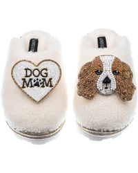 Laines London - Teddy Closed Toe Slippers With Lady The Cavalier & Dog Mum Mom Brooches - Lyst