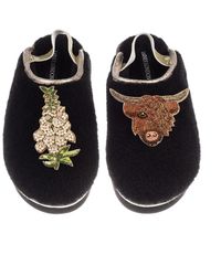 Laines London - Flatform Cloud Closed Toe Slippers With Highland Cow & Foxglove Flower Brooches - Lyst