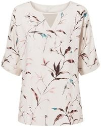 Conquista - Print Satin Top With V Detail - Lyst