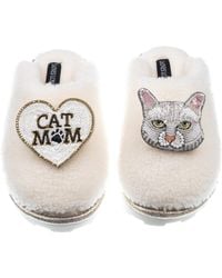 Laines London - Teddy Closed Toe Slippers With Lily The Domestic Shorthair Cat & Cat Mum Mom Brooches - Lyst