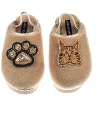 Laines London - Neutrals Flatform Cloud Slippers With Ginger Maine Coon Cat & Paw Brooches - Lyst
