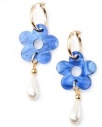 By Chavelli - Daisy Pearl Drop Earrings - Lyst