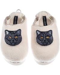 Laines London - Neutrals Flatform Cloud Slippers With Double British Shorthair Cat Brooches - Lyst
