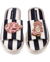 Laines London - Flatform Stripe Open Toe Slippers With Cowgirl Hat & Cowgirl Boots Brooches - Lyst