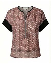 Conquista - Elegant Printed Zip-Front Blouse With Contrast Sleeves - Lyst