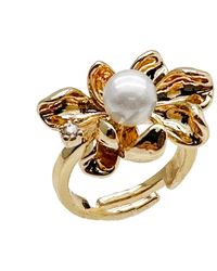 Farra - Flower Setting With Freshwater Pearls Ring - Lyst