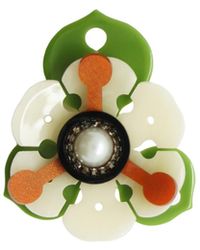 Gissa Bicalho - Neutrals Handmade Acrylic Brooch Flower & Leaf Cream - Lyst