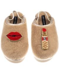 Laines London - Neutrals Flatform Cloud Closed Toe Slippers With Lips & Lipstick Brooches - Lyst