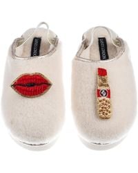Laines London - Neutrals Flatform Cloud Closed Toe Slippers With Lips & Lipstick Brooches - Lyst