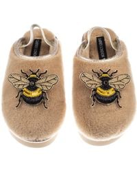 Laines London - Neutrals Flatform Cloud Closed Toe Slippers With Double Honey Bee Brooches - Lyst