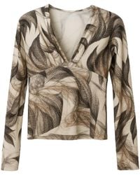 Conquista - Printed V-Neck Long-Sleeve Top With Artistic Leaf Motif - Lyst