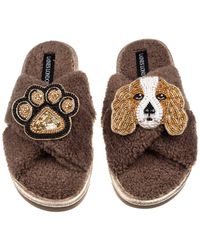 Laines London - Neutrals Laines Neutral Boucle Slippers With Lady The King Charles & Paw Brooches - Lyst