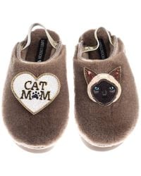 Laines London - Neutrals Flatform Cloud Slippers With Siamese Cat & Cat Mum Mom Brooches - Lyst