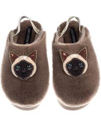 Laines London - Neutrals Flatform Cloud Slippers With Double Siamese Cat Brooches - Lyst
