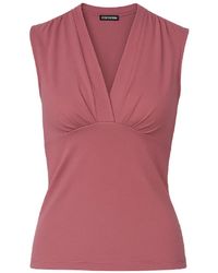 Conquista - Dusty Rose Sleeveless V-Neck Fitted Top – Soft Viscose-Blend Fabric - Lyst
