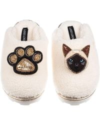 Laines London - Neutrals Teddy Closed Toe Slippers With Paw & Siamese Cat Brooches - Lyst