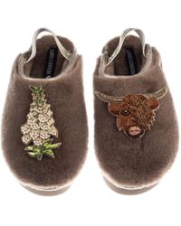 Laines London - Neutrals Flatform Cloud Closed Toe Slippers With Highland Cow & Foxglove Flower Brooches - Lyst