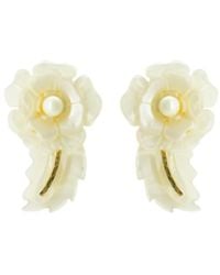 Gissa Bicalho - Neutrals Handmade Acrylic Earring Camellia And Leave Nacre - Lyst