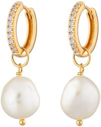 Scream Pretty - Large Sparkle Huggie Earrings With Baroque Pearl - Lyst