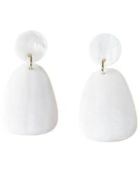 LIKHÂ - Classic Pearl Trapezoid Mother-Of-Pearl Earrings - Lyst