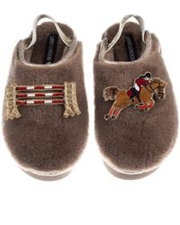 Laines London - Neutrals Flatform Cloud Closed Toe Slippers With Show Jump Horse Brooches - Lyst