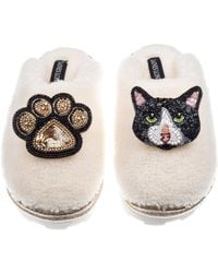 Laines London - Teddy Closed Toe Slippers With Oreo Cat & Paw Brooches - Lyst