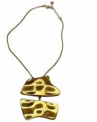 By Ozge - Fluid Form Hammered Plated Sculptural Statement Necklace - Lyst
