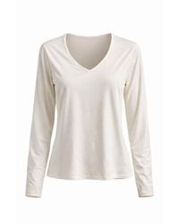 Conquista - Neutrals Elegant V-Neck Long-Sleeve Top - Lyst