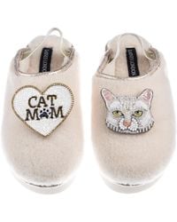 Laines London - Neutrals Flatform Cloud Slippers With Lily Cat & Cat Mum/Mom Brooches - Lyst