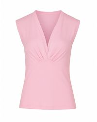 Conquista - Rose Sleeveless V-Neck Fitted Top – Soft Viscose-Blend Fabric - Lyst