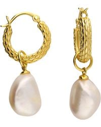 Harfi - Elegant Plated Basket Weave Hoop Earrings With Freshwater Pearl Charm - Lyst