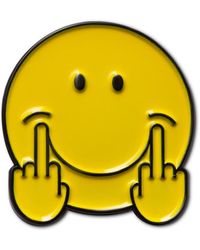 Make Heads Turn - Enamel Pin Middle Fingers Up - Lyst