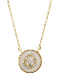LÁTELITA London - Lucky Charm Clover Flower Mother Of Pearl Pendant Necklace Gold - Lyst