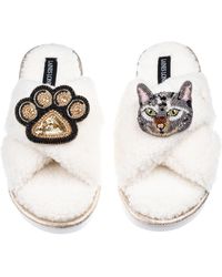 Laines London - Neutrals Laines Neutral Boucle Slippers With Cat & Paw Brooches - Lyst