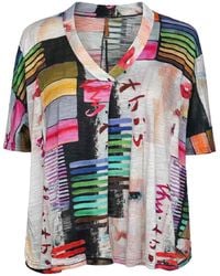 Conquista - Printed V-Neck Top With Fluid Silhouette – Contemporary Artistic Style - Lyst