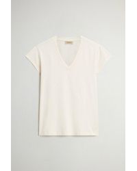 Woolrich - Damen T-Shirt Mit V-Ausschnitt Aus Geflammter, Reiner Baumwolle Weiß Größe - Lyst