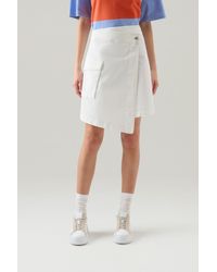 Woolrich - Garment-dyed Wrap Cargo Skirt In Cotton Twill White - Lyst